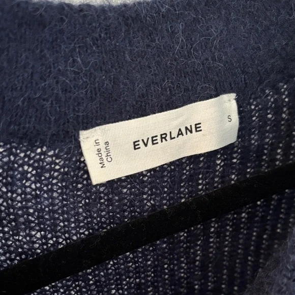 Everlane Cocoon Crew Alpaca Navy Blue Sweater - Picture 2 of 3